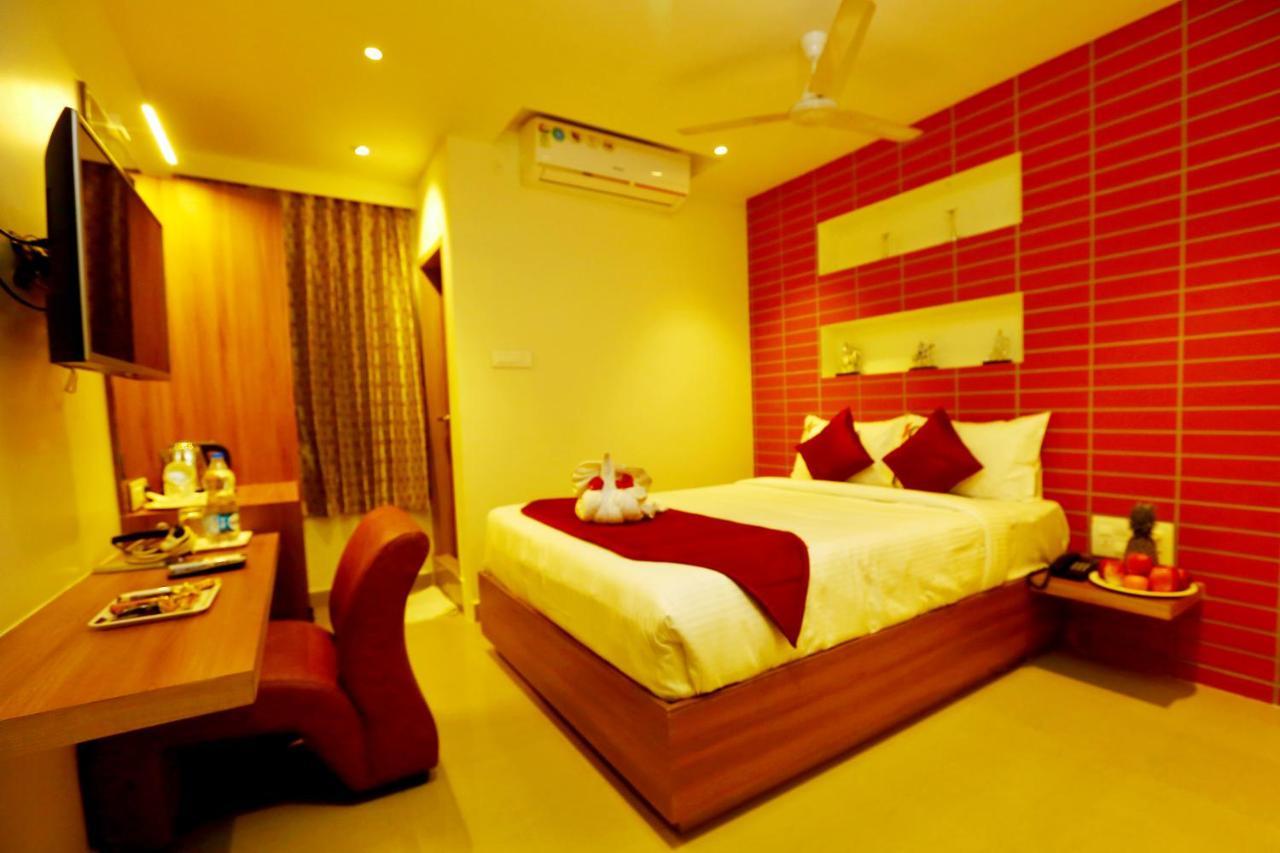 Hotel Sai Krish Grand Chennai Bagian luar foto