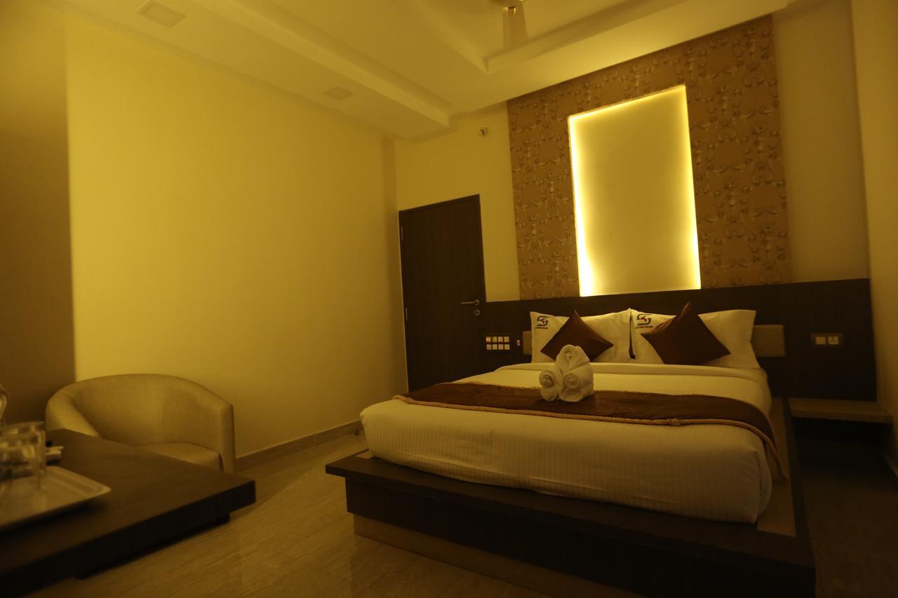 Hotel Sai Krish Grand Chennai Bagian luar foto