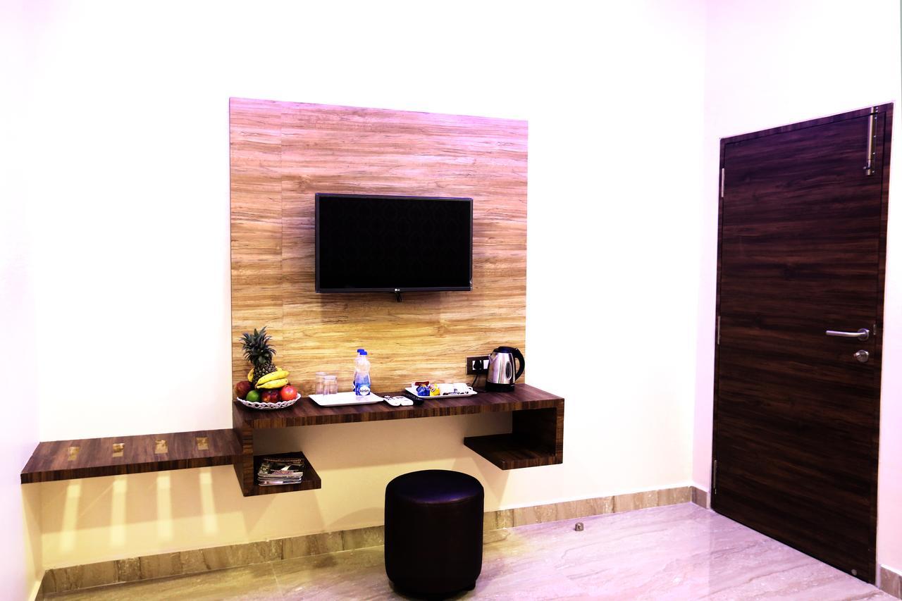 Hotel Sai Krish Grand Chennai Bagian luar foto