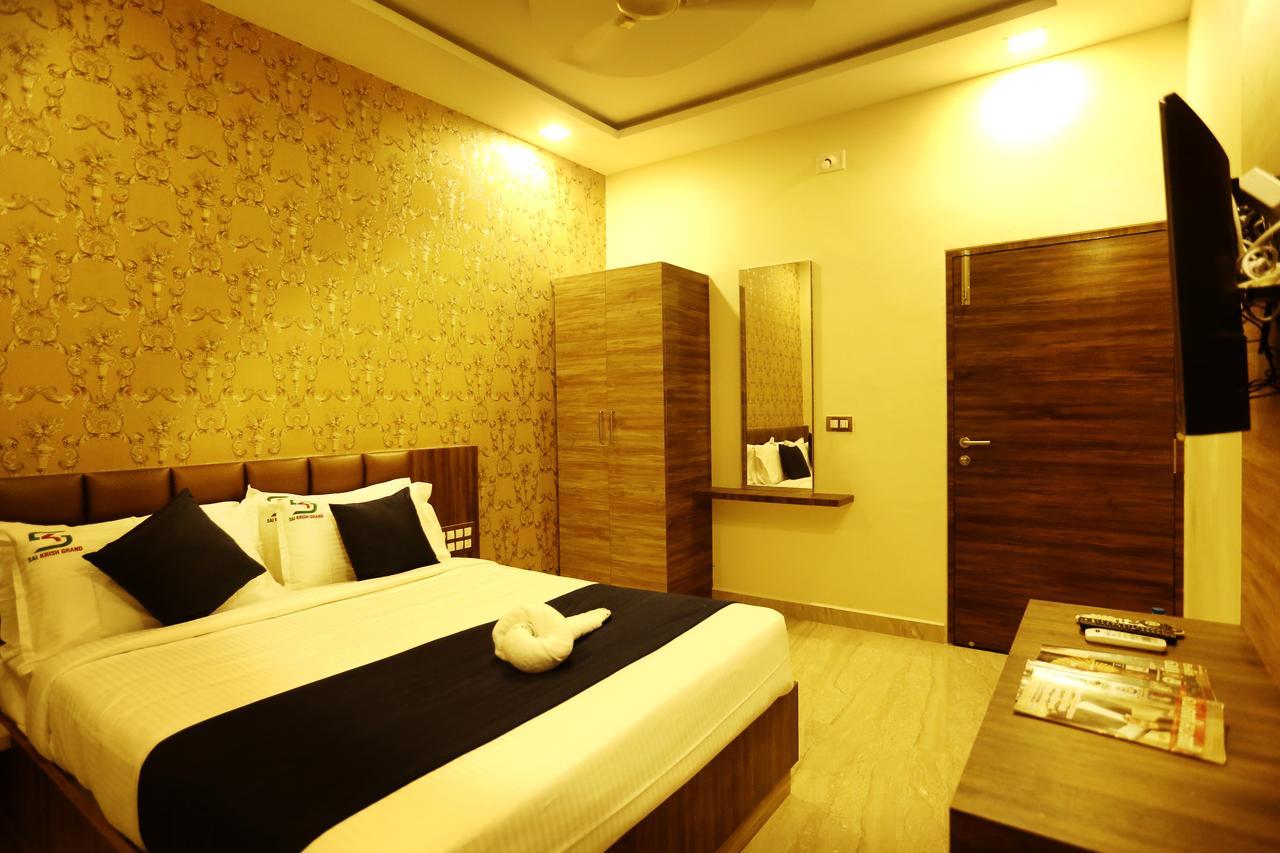 Hotel Sai Krish Grand Chennai Bagian luar foto