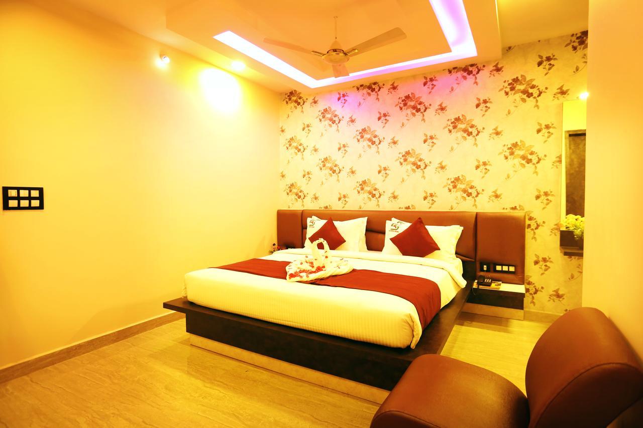 Hotel Sai Krish Grand Chennai Bagian luar foto