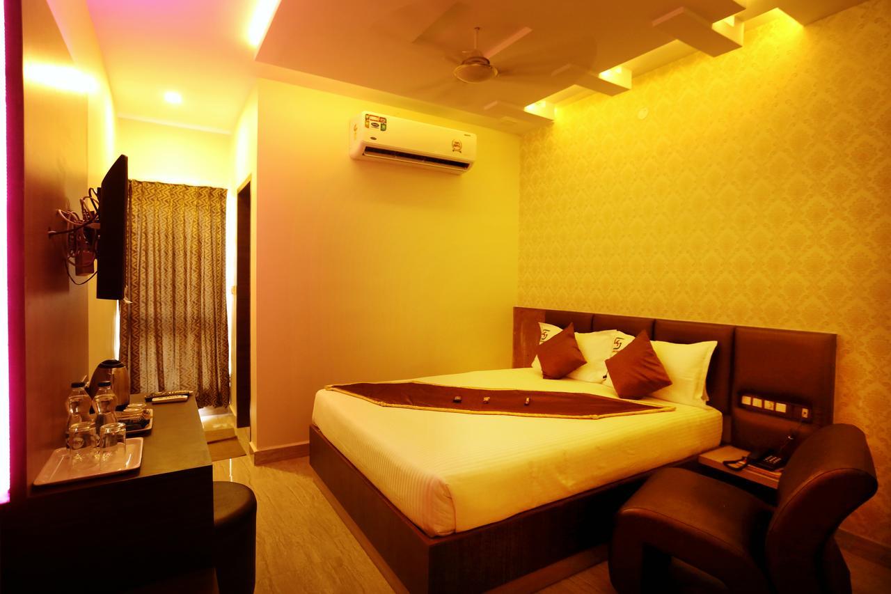 Hotel Sai Krish Grand Chennai Bagian luar foto