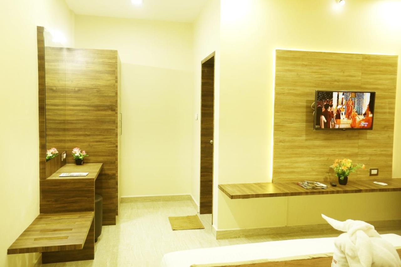 Hotel Sai Krish Grand Chennai Bagian luar foto