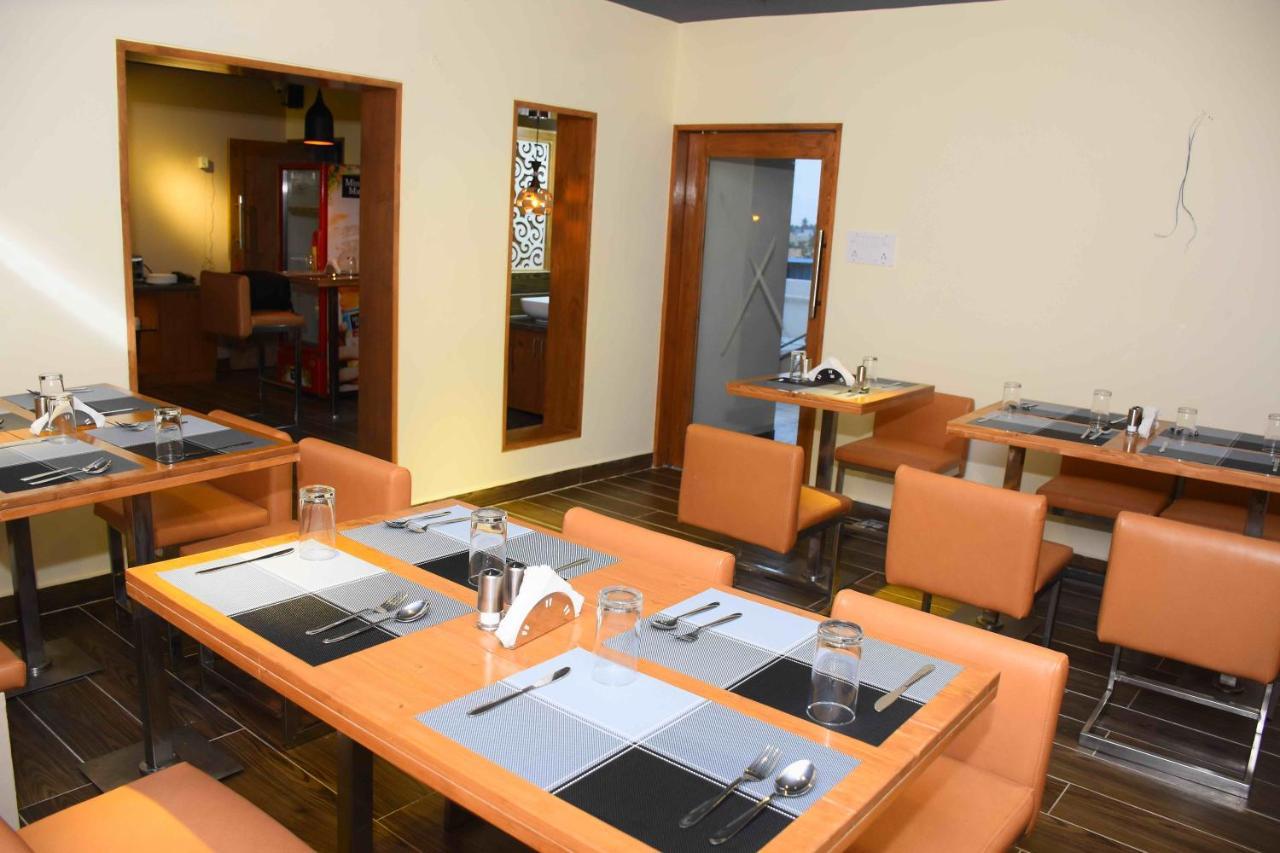 Hotel Sai Krish Grand Chennai Bagian luar foto