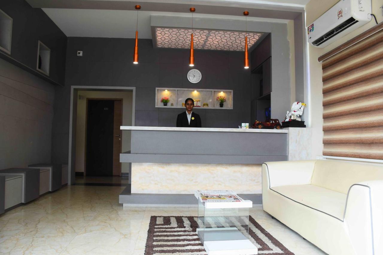 Hotel Sai Krish Grand Chennai Bagian luar foto